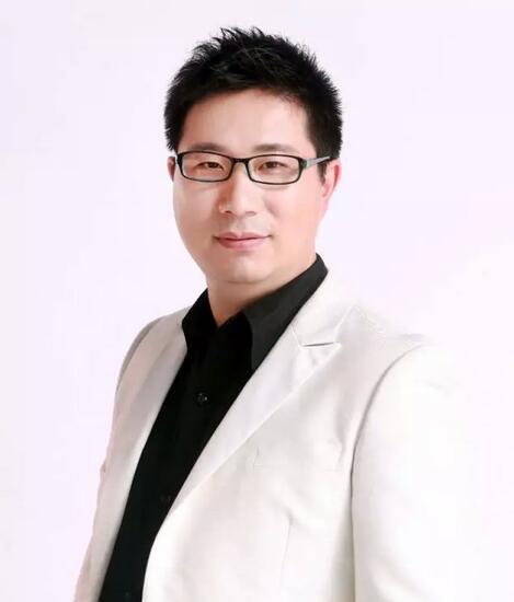 杭州知名眼部整形专家吴艾竞院长受邀来我院坐诊、手术